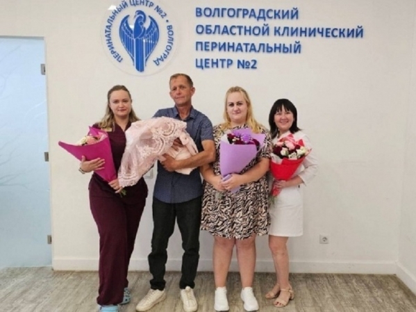 Волгоградские врачи спасли малышку, родившуюся весом 720 граммов